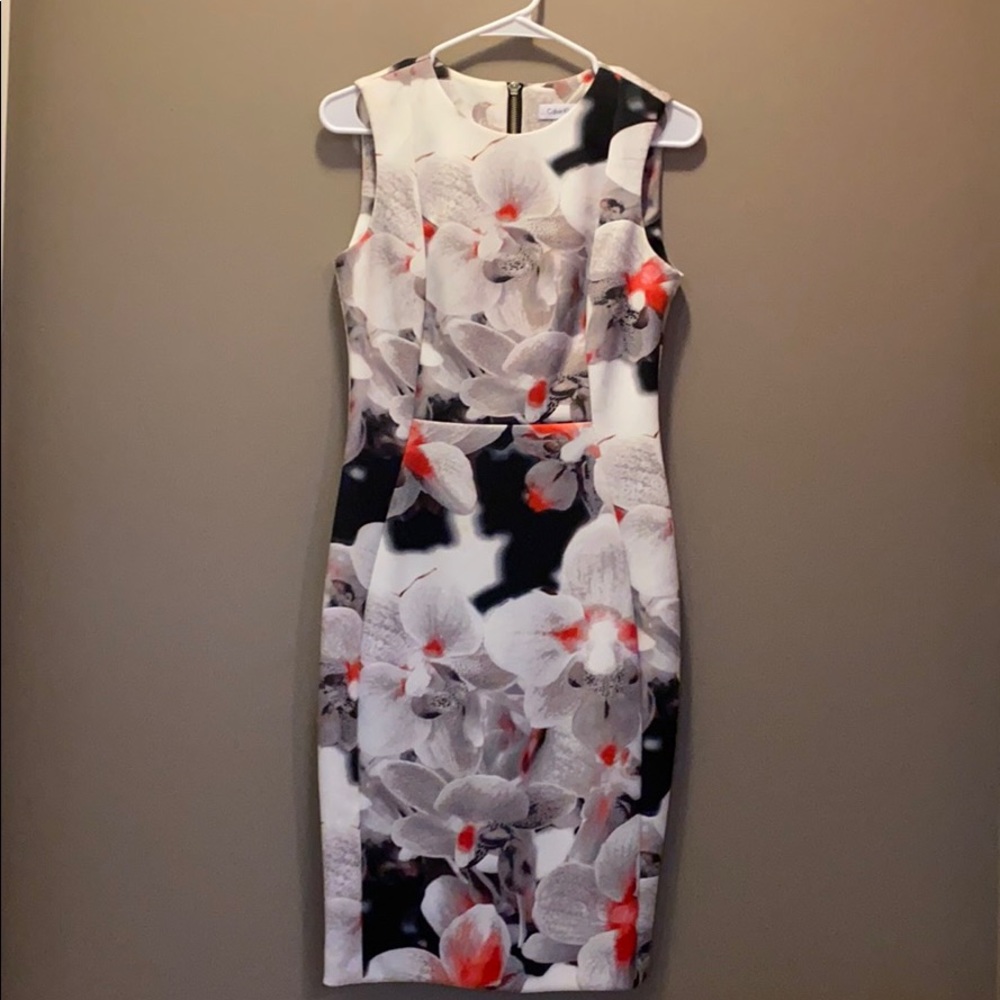 Calvin Klein - Beautiful and colorful dress